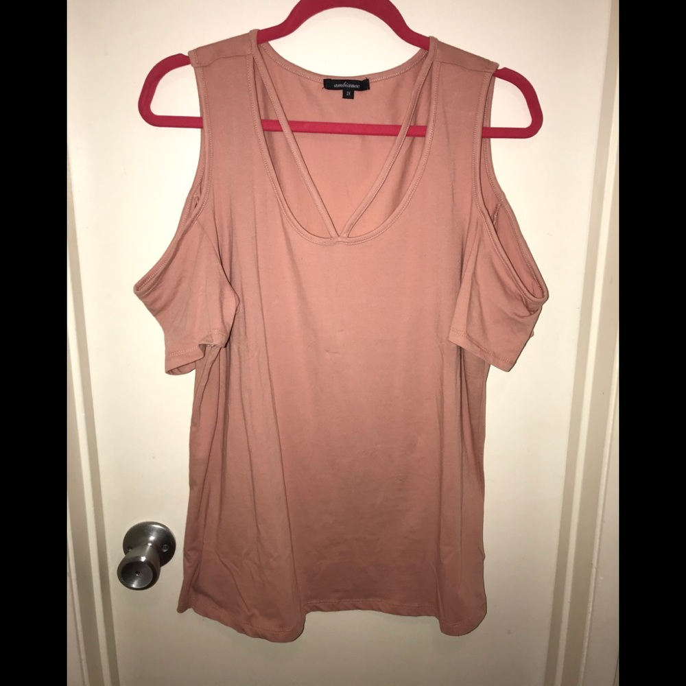Cute cold shoulder top.